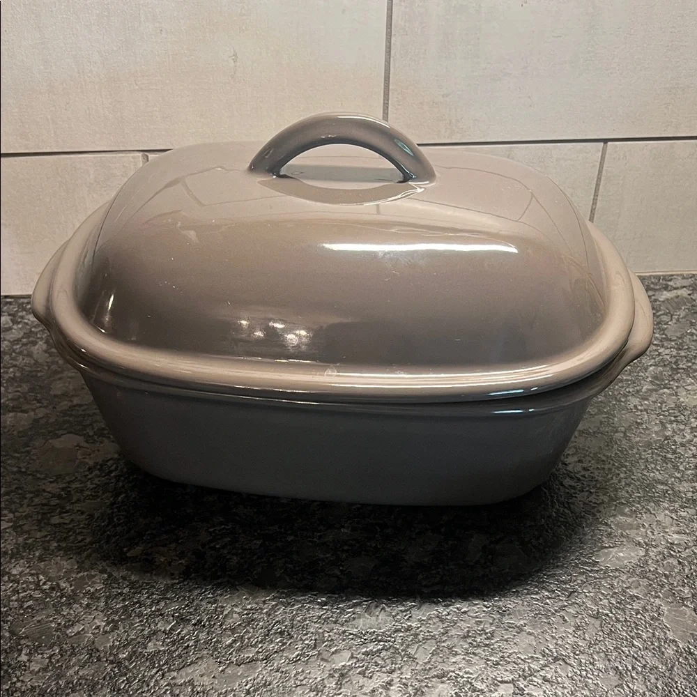 Pampered Chef new without box Large Deep Covered Baker. Stone 3.1 qt.